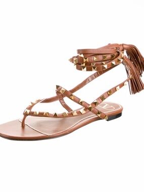 NWOT Brown Valentino Rockstud Gladiator Sandal with Tassel